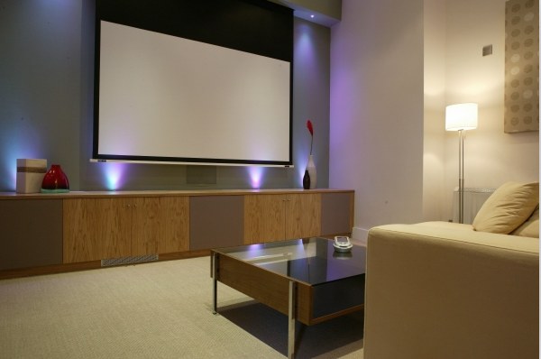 QMJM Cinema Electric Screen JM100GEV-TR – 100" 4:3 Fiberglass Motorised — projection product available in Dubai
